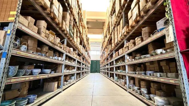 文成縣政府經(jīng)貿(mào)僑務(wù)代表團(tuán)訪歐首站 探訪米蘭宇宙貿(mào)易集團(tuán)，深化商品批發(fā)貿(mào)易合作